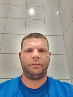 István, 34 éves társkereső férfi, Porva