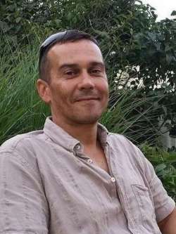 Tibor, 48 �ves t�rskeres� f�rfi, Baja