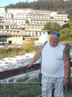 J�nos, 63 �ves t�rskeres� f�rfi, Nyitra