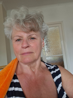 ILONA, 73 �ves t�rskeres� n�, Esztergom
