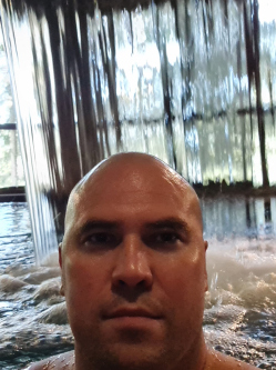 Rudolf, 43 �ves t�rskeres� f�rfi, L�cacs�ke