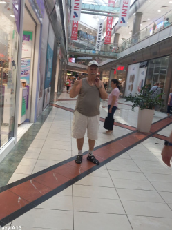 L�szl�, 74 �ves t�rskeres� f�rfi, Budapest