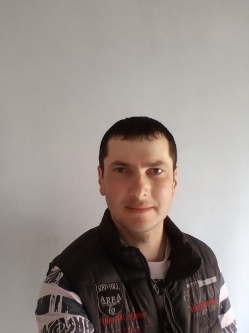 Mih�ly, 37 �ves t�rskeres� f�rfi, V�ckis�jfalu