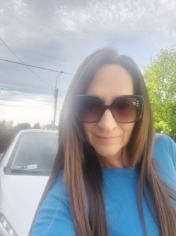 Andi, 54 �ves t�rskeres� n�, Velence