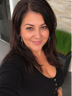 Nati, 47 �ves t�rskeres� n�, Miskolc