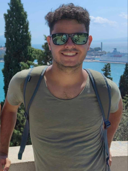 Peti, 24 �ves t�rskeres� f�rfi, Budapest