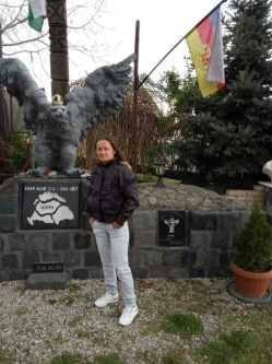 Moni, 51 �ves t�rskeres� n�, Kom�rom