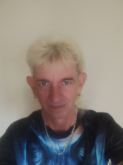 Imre, 55 �ves t�rskeres� f�rfi, B�k�scsaba