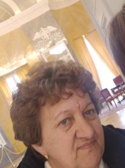 Katalin, 72 �ves paksi t�rskeres� n�