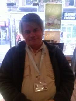 Tibi, 65 �ves t�rskeres� f�rfi, Hertfordshire