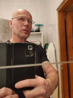 Viktor, 58 �ves t�rskeres� f�rfi, V�c