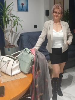 Rozsa, 59 �ves t�rskeres� n�, Kent, kiv�ve Medwayt