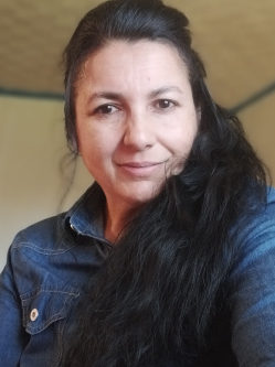 Anna, 45 �ves t�rskeres� n�, Szalkszentm�rton