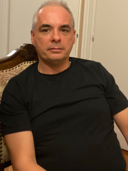 Attila, 49 �ves t�rskeres� f�rfi, Karcag