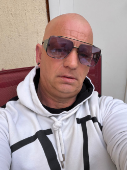 Imre, 51 �ves oroszl�nyi t�rskeres� f�rfi