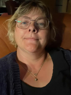 Emese, 51 �ves t�rskeres� n�, Debrecen