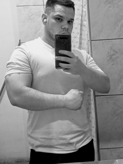 G�bor, 25 �ves t�rskeres� f�rfi, Budapest