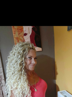 Erzs�bet, 58 �ves kecskem�ti t�rskeres� n�