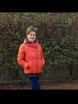 Zsuzsi, 60 �ves t�rskeres� n�, Kistarcsa