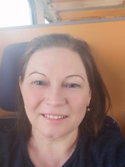 Ibolya, 63 �ves t�rskeres� n�, Celld�m�lk