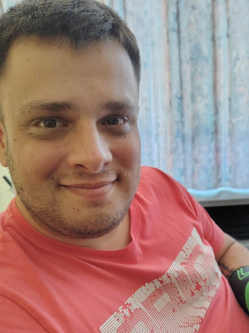 Tibor, 31 �ves t�rskeres� f�rfi, Katym�r