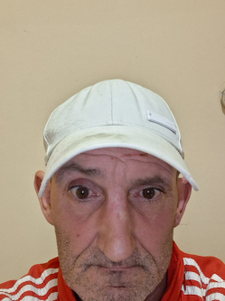 Lajos, 47 �ves t�rskeres� f�rfi, K�ml�