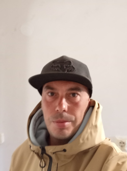Tam�s, 41 �ves t�rskeres� f�rfi, Mindszent