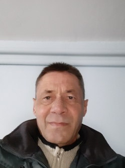 L�szl�, 57 �ves t�rskeres� f�rfi, Sopron