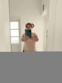 Marcsi, 74 �ves t�rskeres� n�, Pom�z