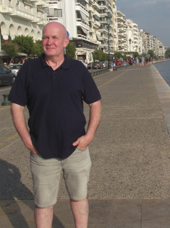Zoli, 58 �ves t�rskeres� f�rfi, �rbotty�n