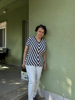 Olga, 77 �ves t�rskeres� n�, Kerekegyh�za