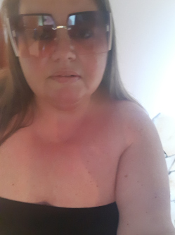 Anita, 42 �ves t�rskeres� n�, Ajka