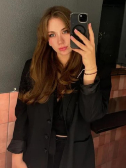 Gabriella, 19 �ves t�rskeres� n�, Eger