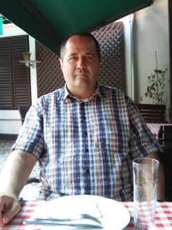 Zoli, 51 �ves t�rskeres� f�rfi, Budapest