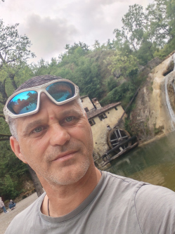 Gerg�, 46 �ves t�rskeres� f�rfi, Csanytelek
