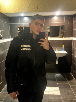 �d�m, 20 �ves t�rskeres� f�rfi, Miskolc