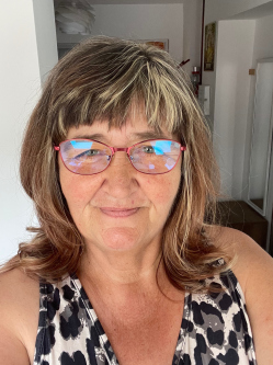 Gy�ngy, 59 �ves t�rskeres� n�, Balatonbogl�r