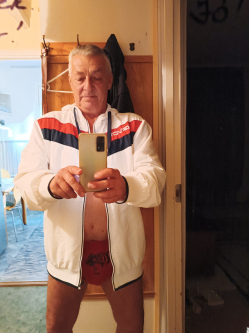 J�nos, 65 �ves t�rskeres� f�rfi, P�cs