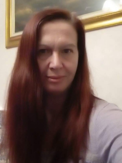 Angi, 50 �ves kiskunf�legyh�zi t�rskeres� n�