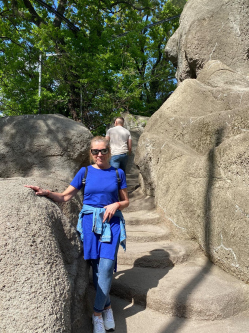 Marcsi, 64 �ves t�rskeres� n�, Martf�