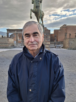 Ferenc, 72 �ves t�rskeres� f�rfi, Budapest