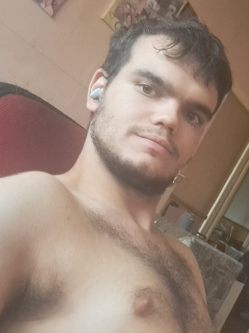 Kornél, 19 éves társkereső férfi, Csongrád