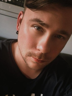 Albert, 18 �ves t�rskeres� f�rfi, Szolnok