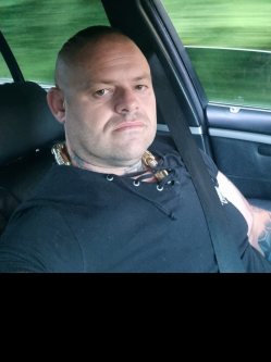 N�ndor, 41 �ves t�rskeres� f�rfi, Bagod