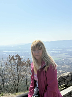Judit, 55 �ves t�rskeres� n�, Budapest