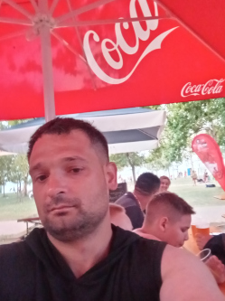 Misi, 32 �ves t�rskeres� f�rfi, L�bod