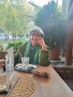 Jutka, 70 �ves t�rskeres� n�, Balassagyarmat