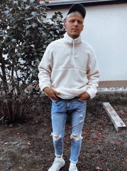 Martin, 24 �ves t�rskeres� f�rfi, L�b�ny