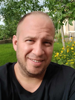 Ferenc, 39 �ves t�rskeres� f�rfi, Paks