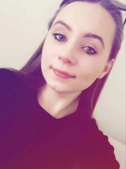 Emma, 19 �ves t�rskeres� n�, Szombathely